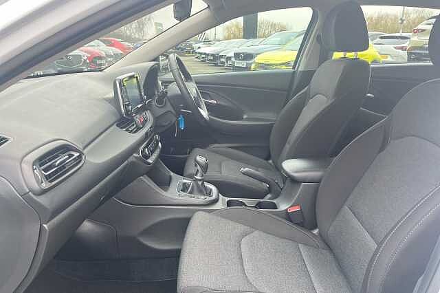 Hyundai i30 T-GDI SE CONNECT MHEV