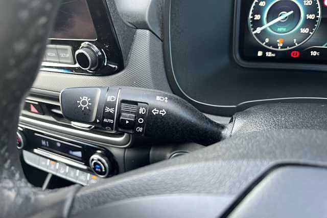 Hyundai Kona T-GDI PREMIUM MHEV