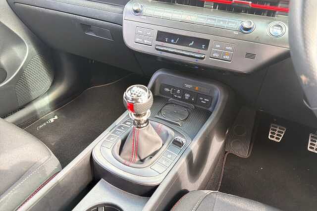 Hyundai KONA N LINE Atlas White