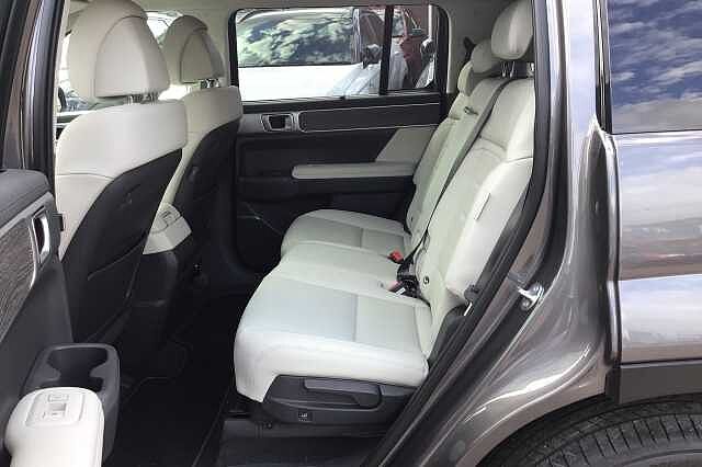 Hyundai SANTA FE ULTIMATE Magnetic Grey