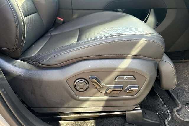 Hyundai Santa Fe 1.6T Calligraphy SUV 5dr Petrol Hybrid Auto 4WD Euro 6 (s/s) (7Seat) (239 ps)